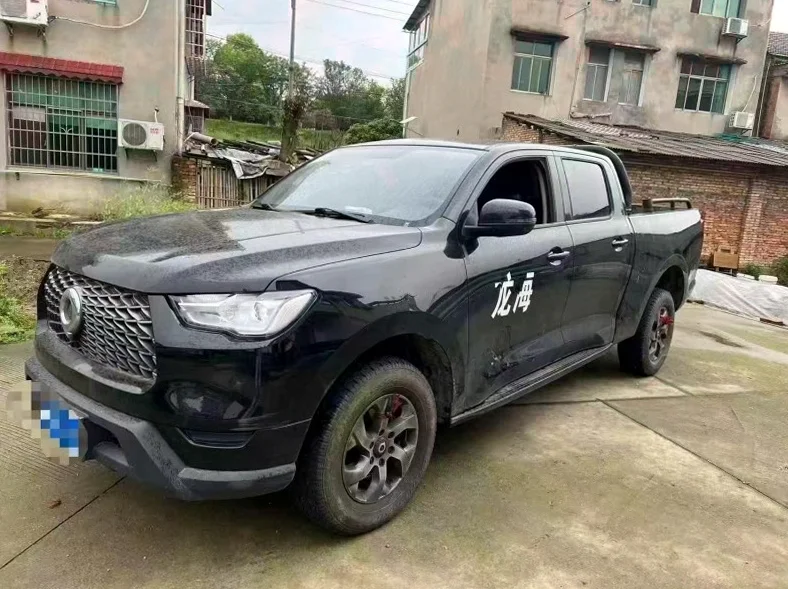 长城汽车炮 正面外观二