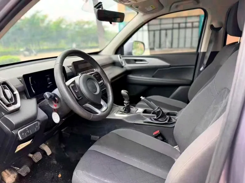 长城汽车炮 后面外观二