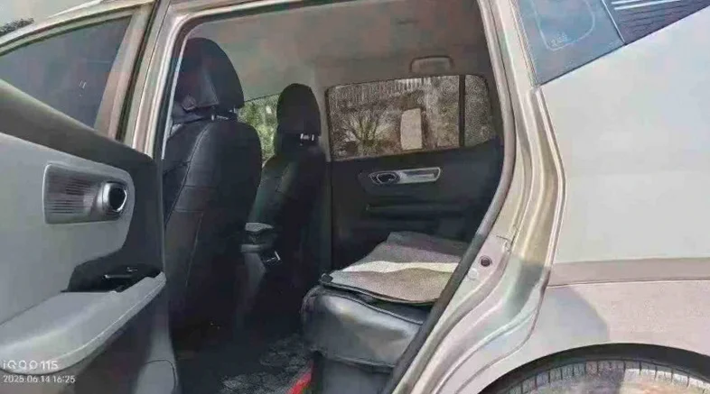 传祺埃安Y 后面外观一