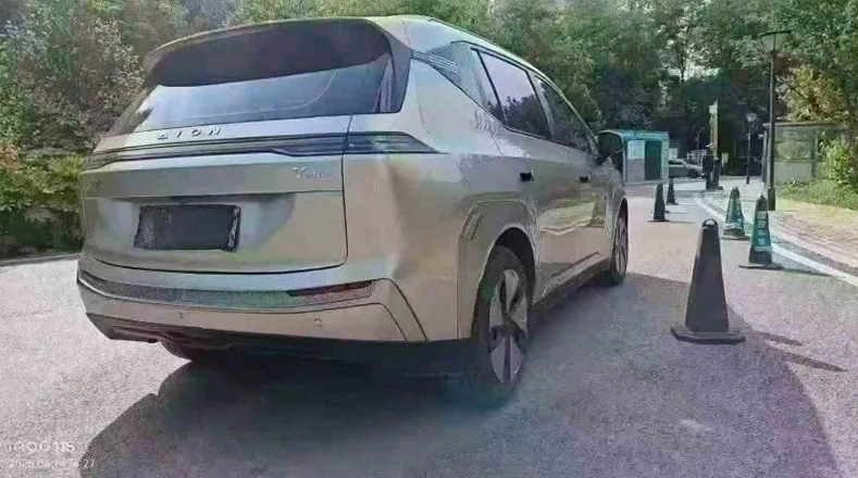 传祺埃安Y 内饰后排