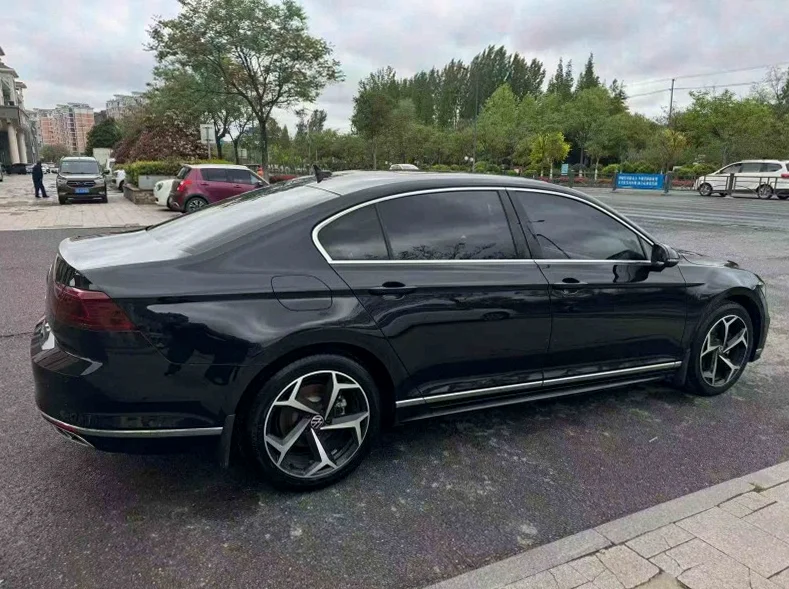 大众迈腾 内饰后排