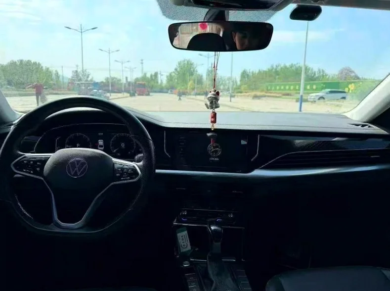 大众帕萨特 后面外观一