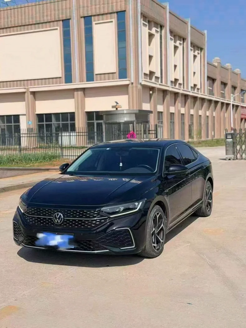 大众帕萨特 正面外观二