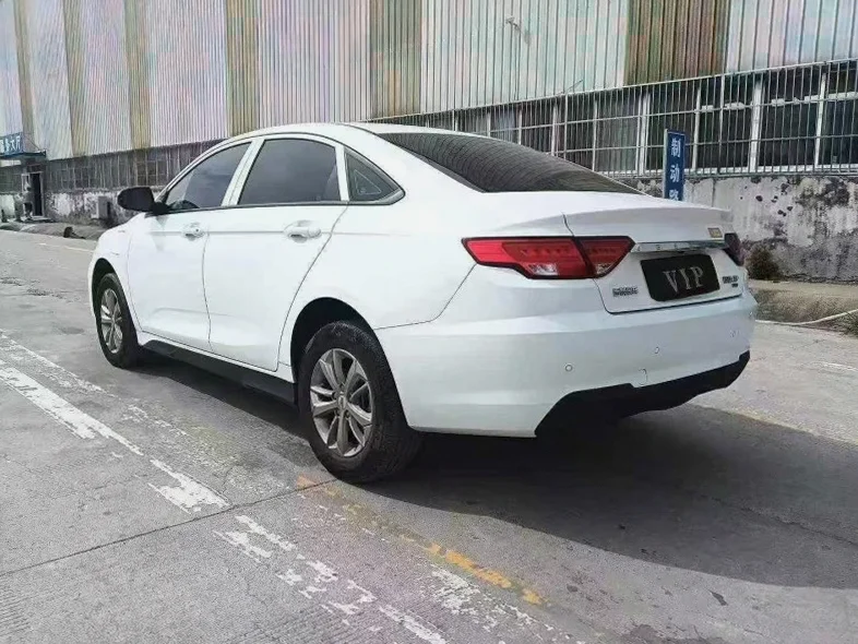 吉利帝豪 内饰后排