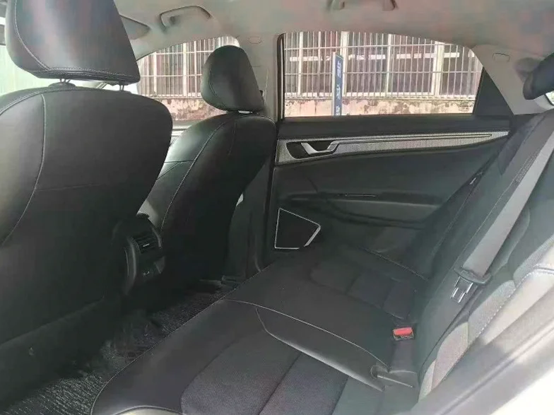 吉利帝豪 后面外观二