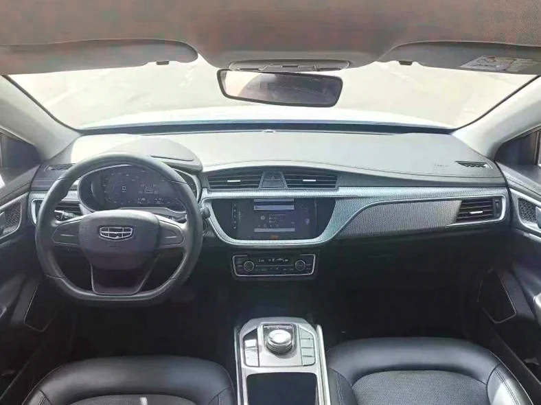 吉利帝豪 后面外观一