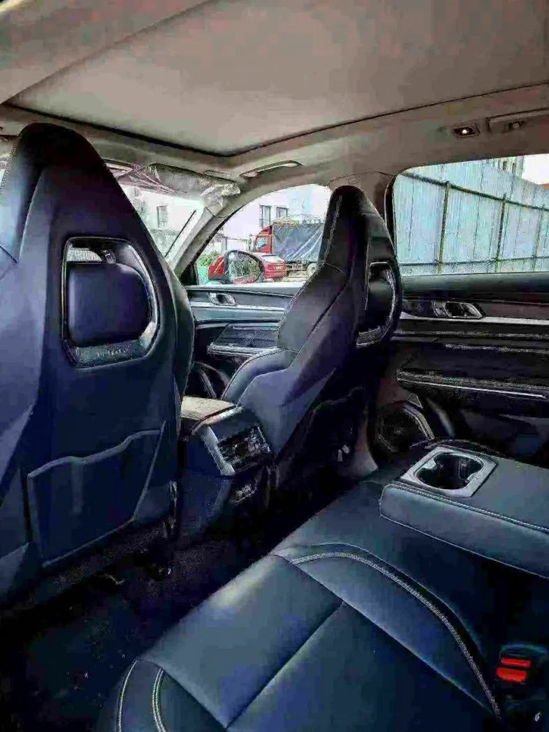 领克01 后面外观二