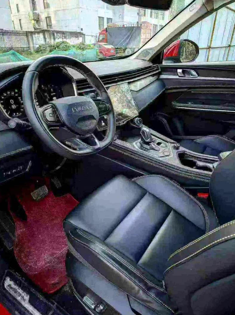 领克01 后面外观一