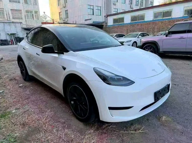 特斯拉MODEL 正面外观二