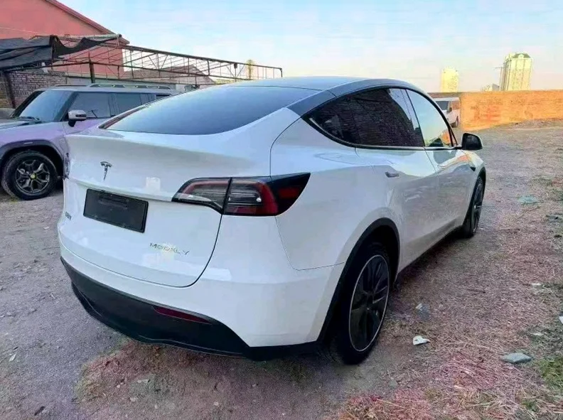 特斯拉MODEL 后面外观三