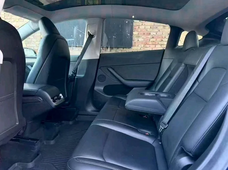 特斯拉MODEL 后面外观一