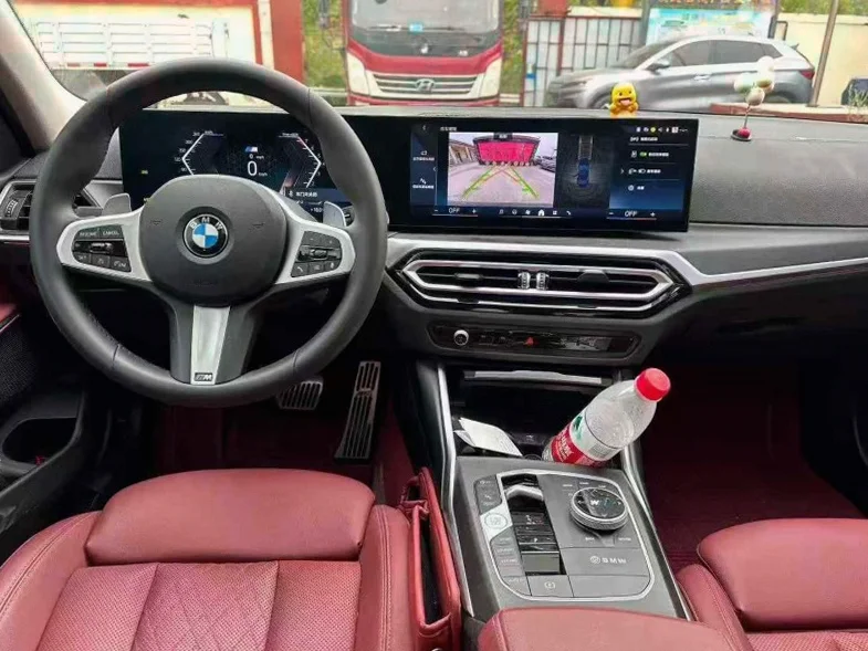 宝马3系 后面外观一