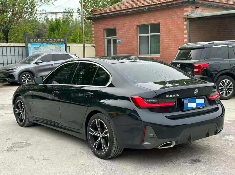 宝马3系 内饰后排