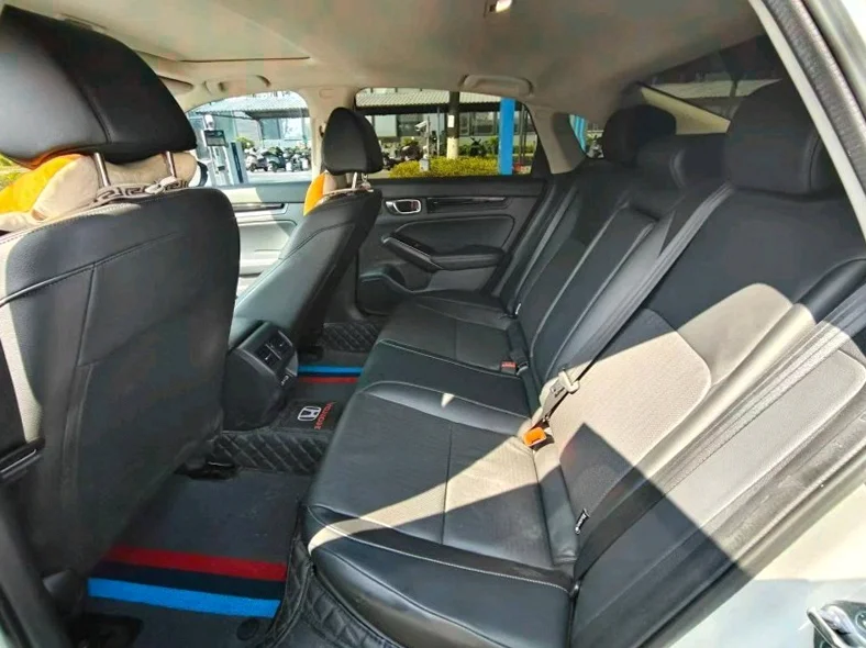 本田型格 内饰前排