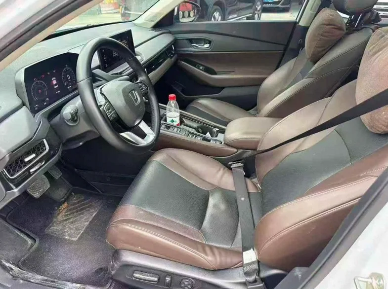 本田英诗派 后面外观一