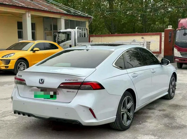 本田英诗派 内饰后排