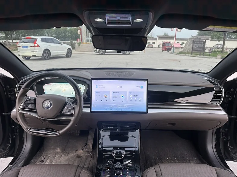 比亚迪汉 后面外观一