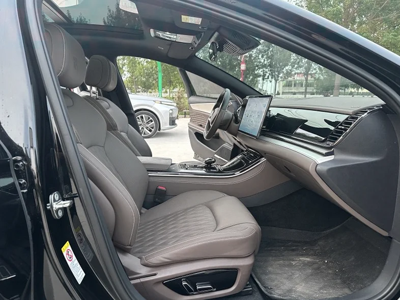 比亚迪汉 后面外观二