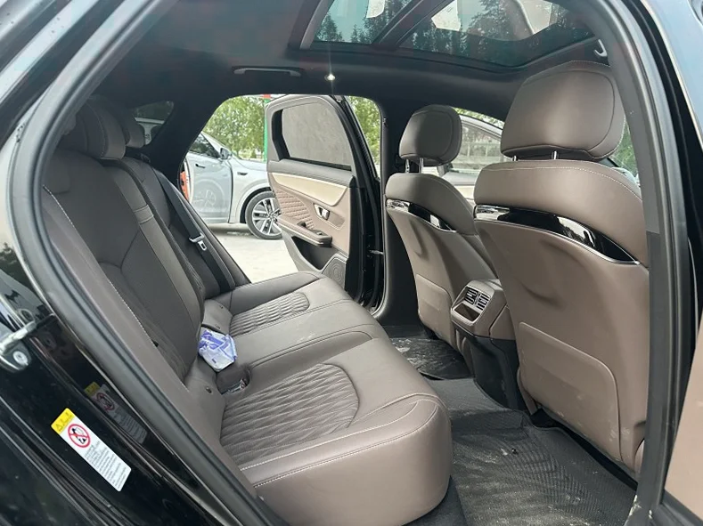 比亚迪汉 后面外观三