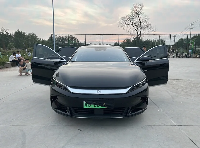 比亚迪汉 内饰前排