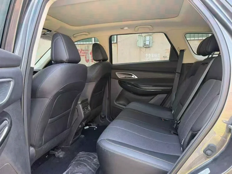 长安汽车欧尚 后面外观三