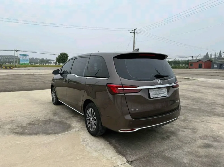 别克GL8 内饰后排