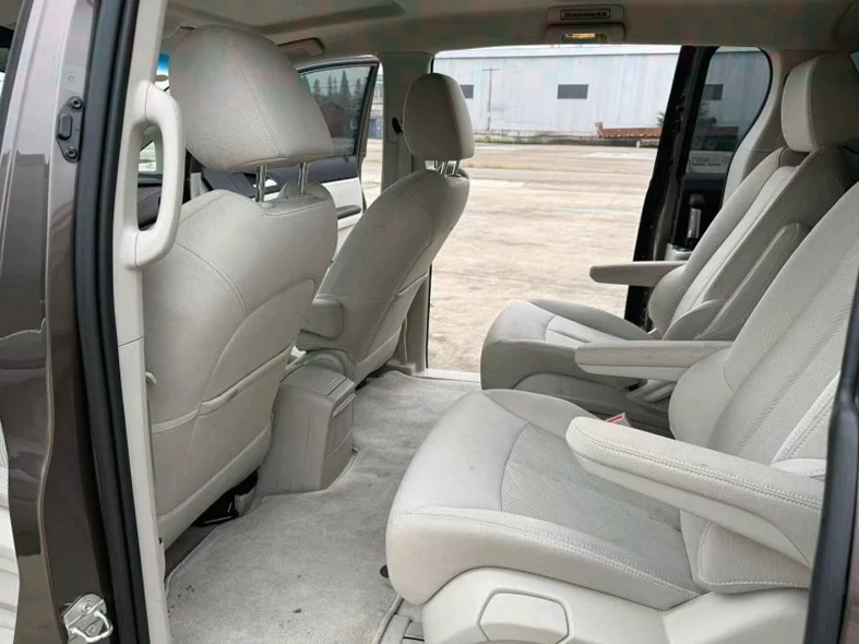 别克GL8 后面外观二