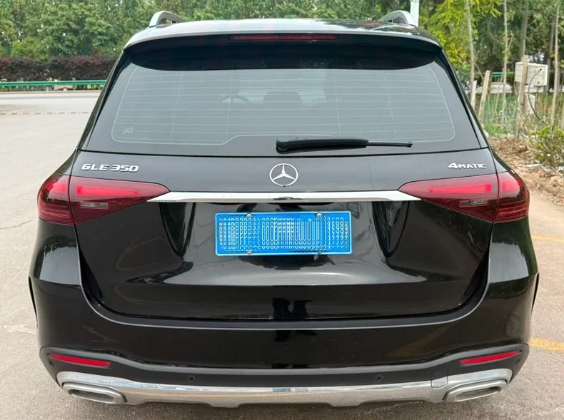 奔驰GLE 后面外观三