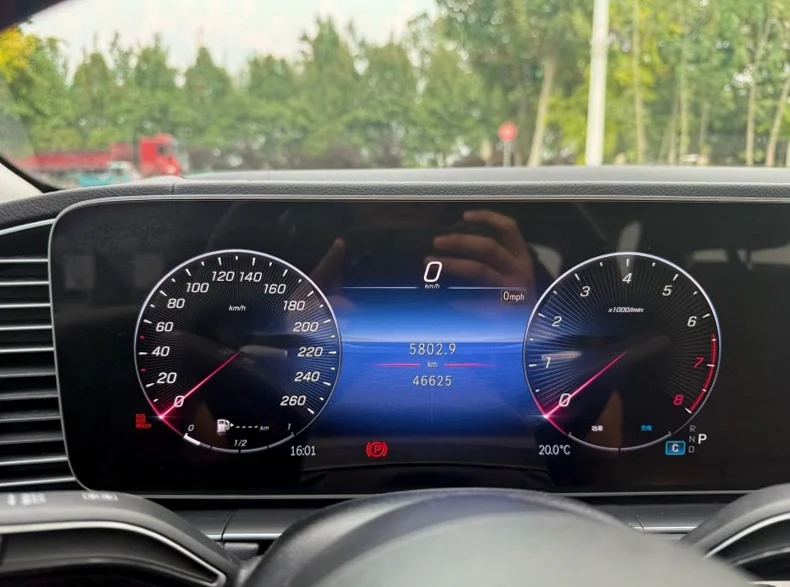 奔驰GLE 后面外观一