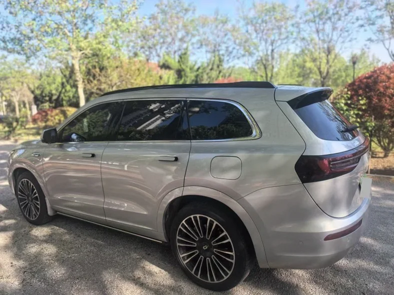 华为智选问界 后面外观三