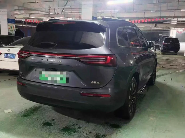 华为智选问界 内饰前排