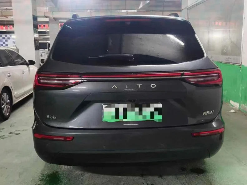 华为智选问界 驾驶室