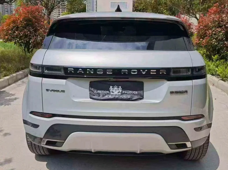 路虎极光 内饰后排