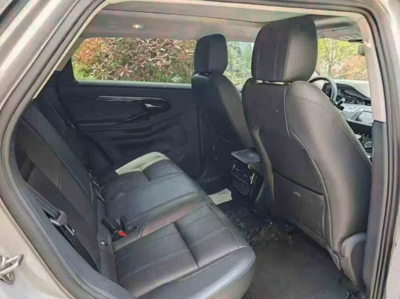 路虎极光 后面外观二