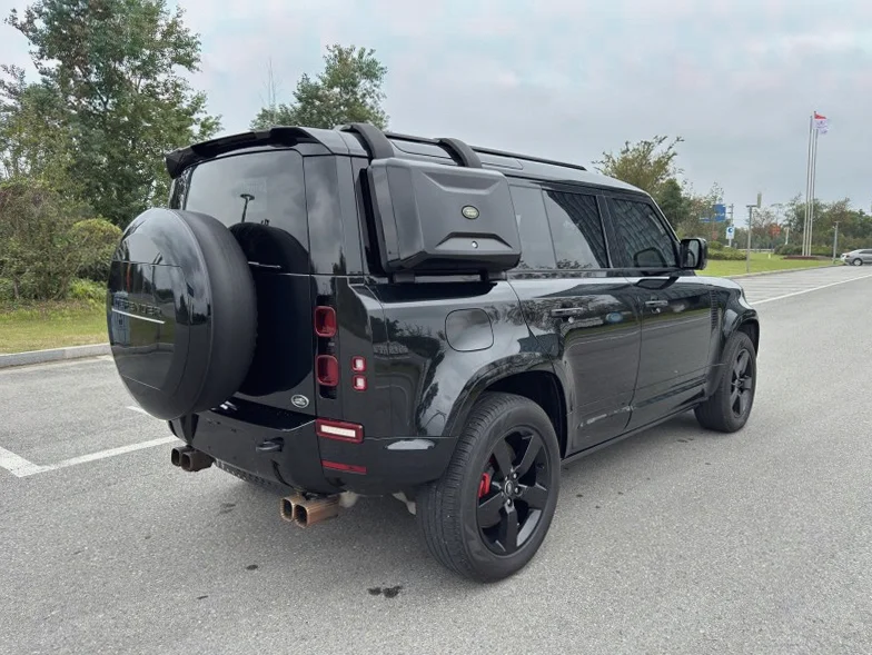 路虎卫士 后面外观二