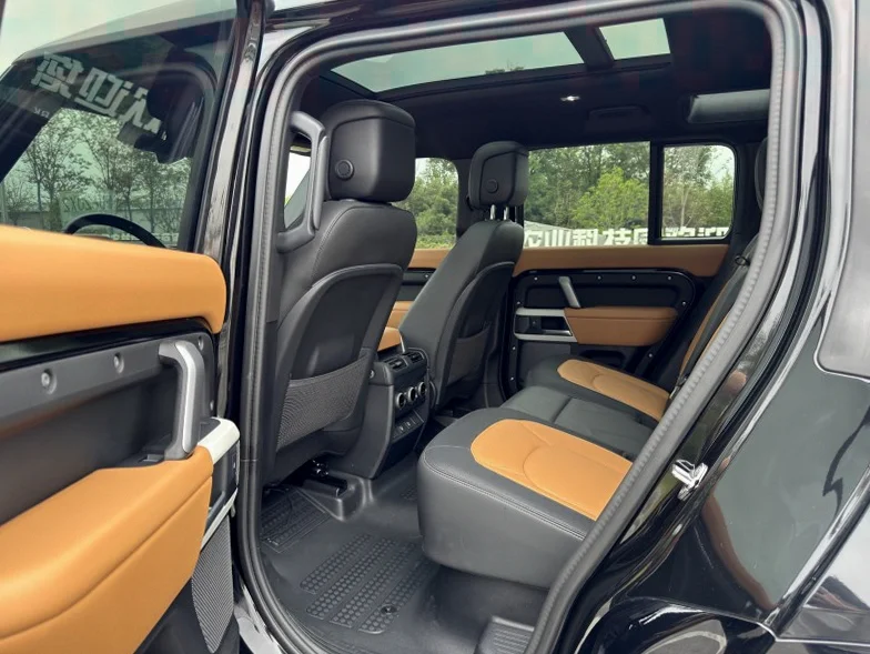路虎卫士 内饰前排