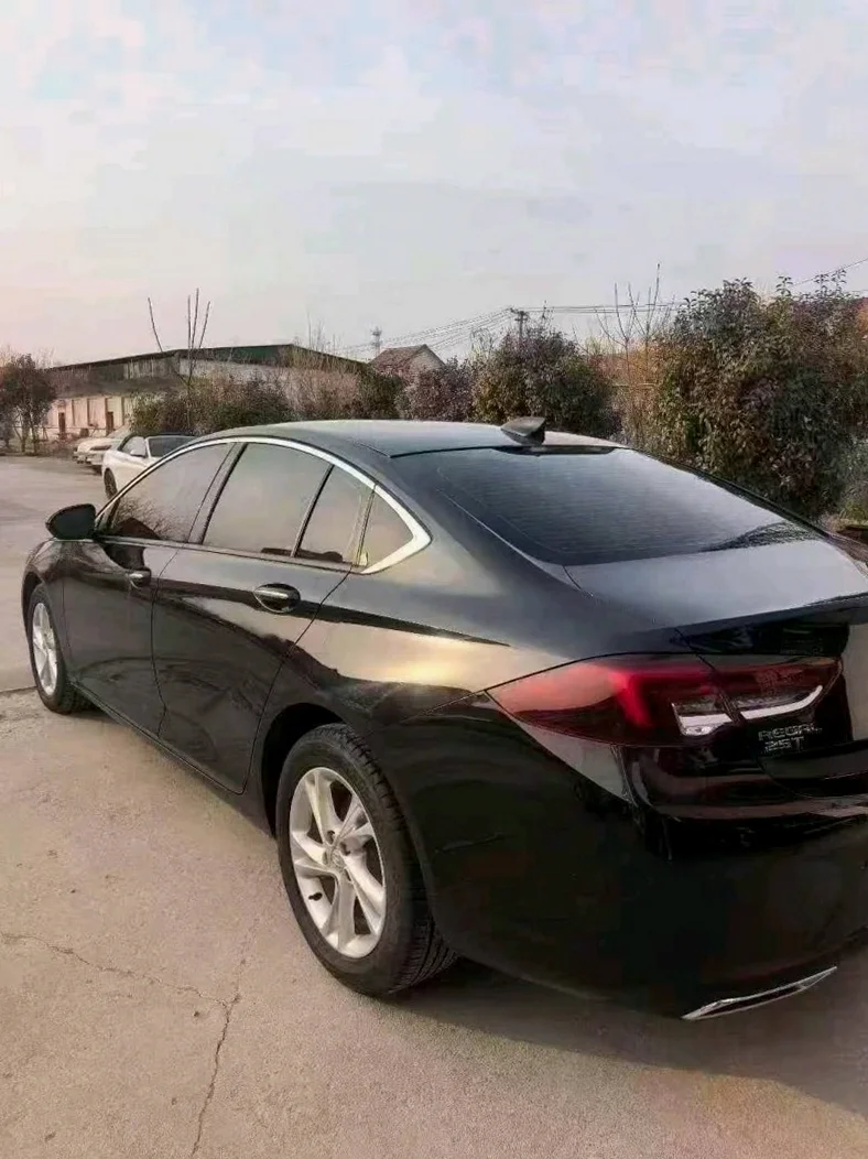 别克君威 内饰前排