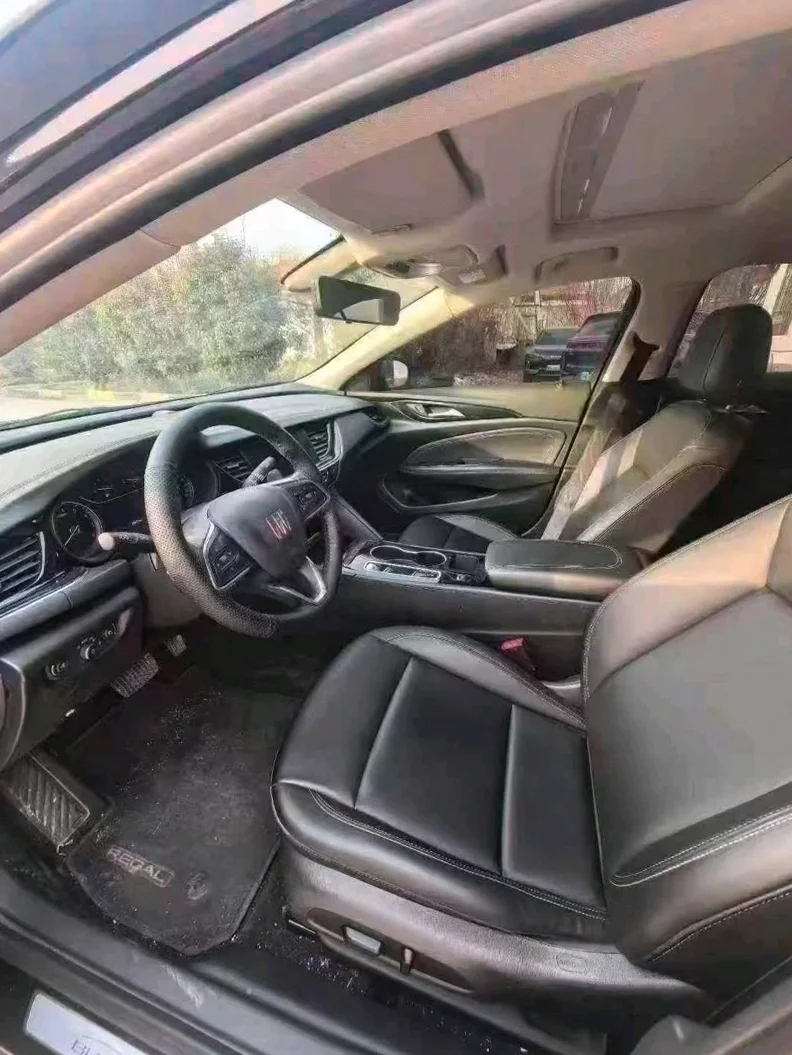 别克君威 后面外观一