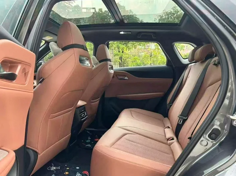 长安汽车UNI 后面外观三