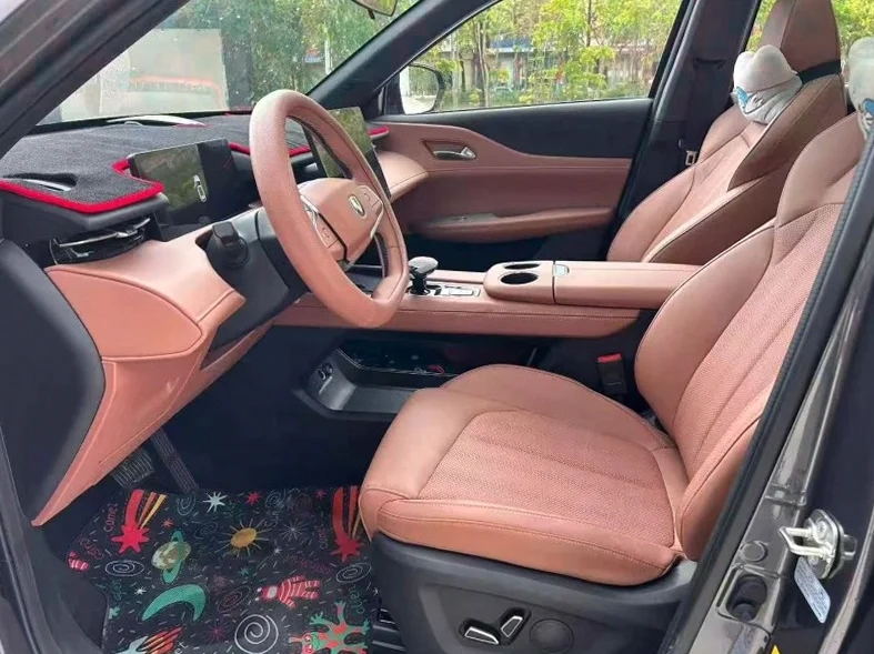 长安汽车UNI 后面外观一