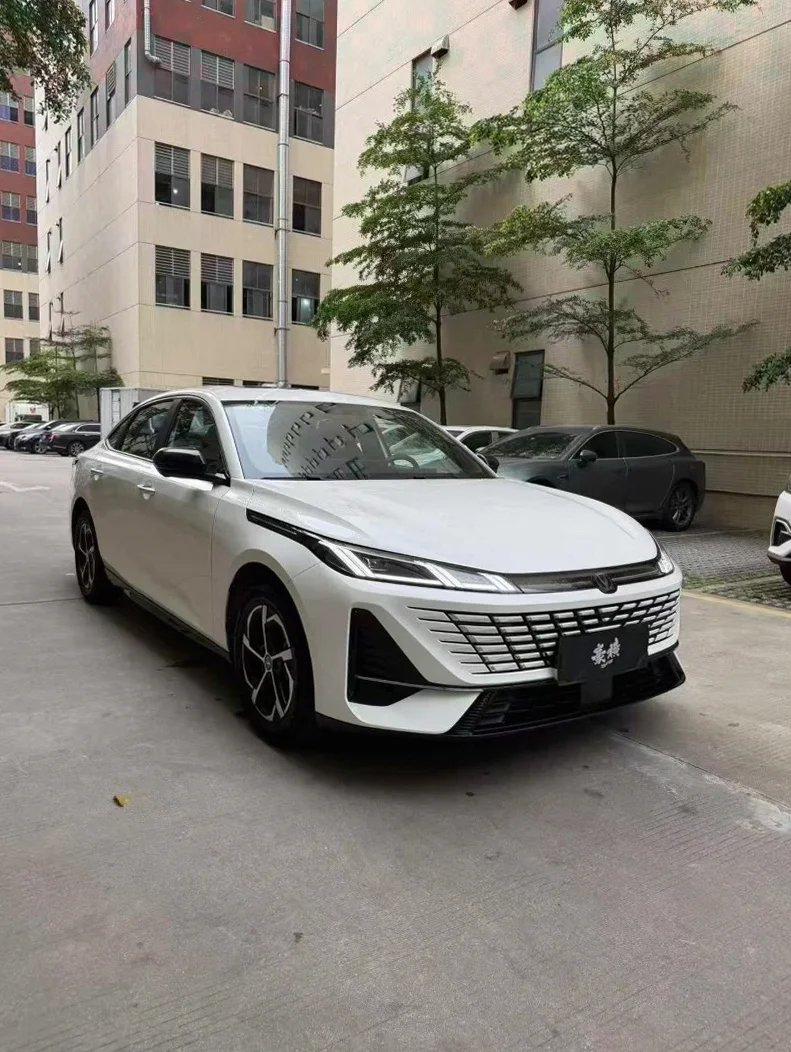 长安汽车逸动 正面外观二