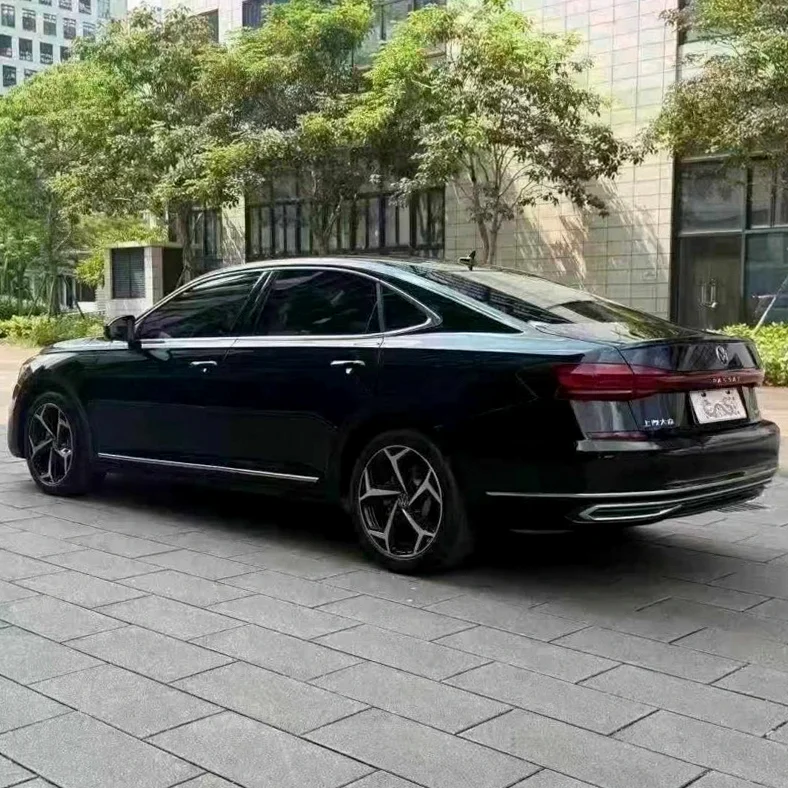 大众帕萨特 内饰后排