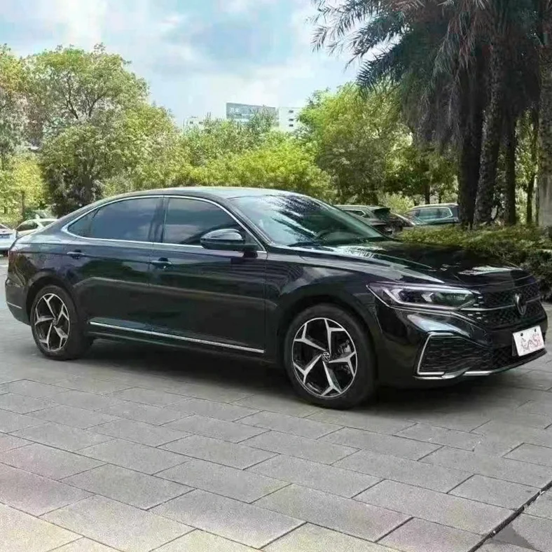 大众帕萨特 正面外观二