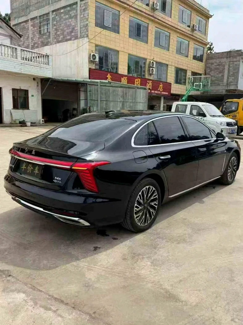 红旗H5 内饰后排