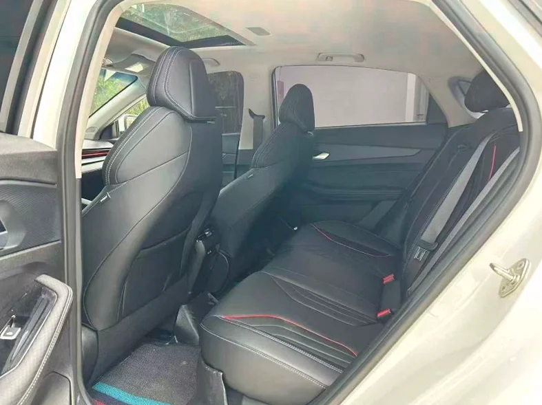 吉利缤瑞 后面外观一