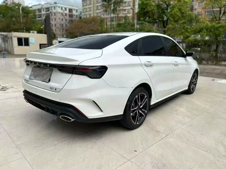 吉利缤瑞 内饰后排