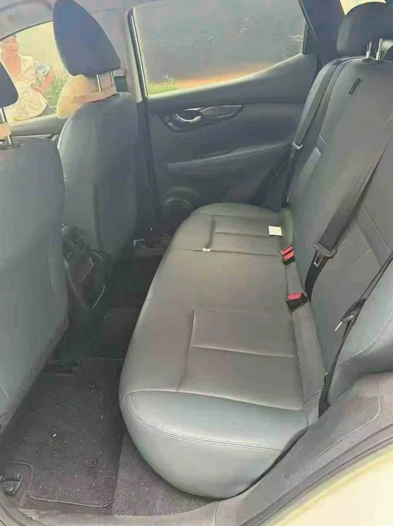 日产逍客 后面外观一