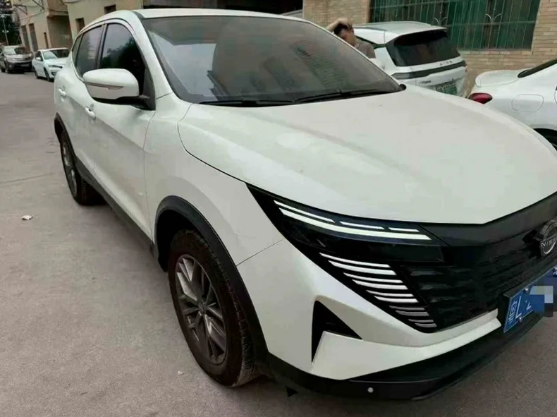 日产逍客 正面外观二