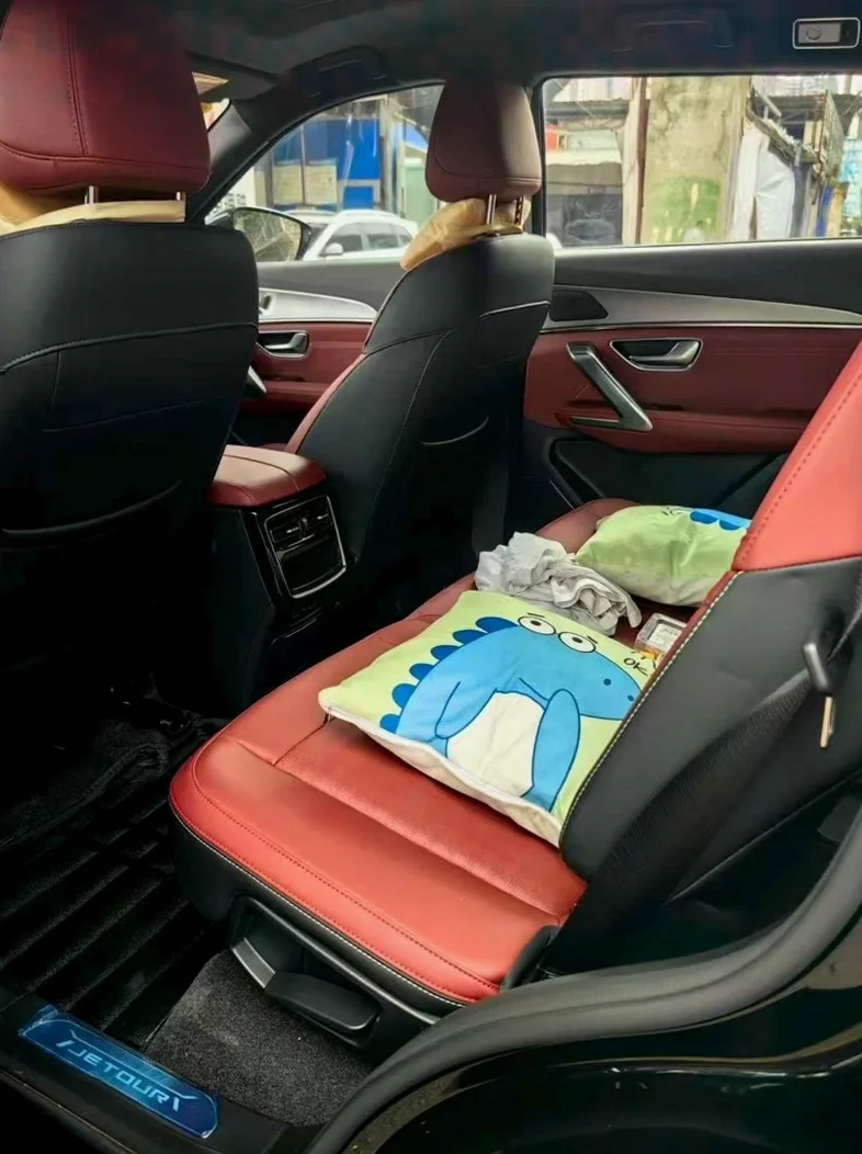 奇瑞捷途 后面外观一