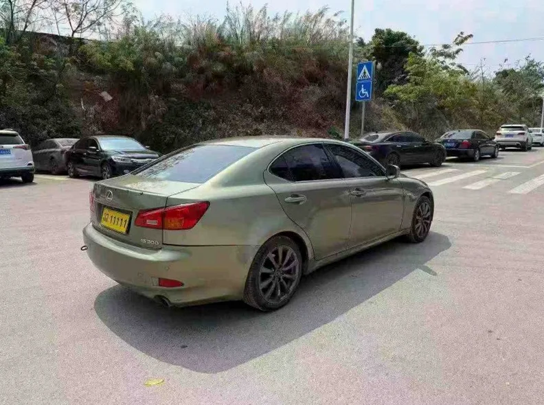 雷克萨斯IS 内饰前排